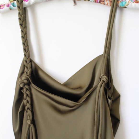 House of Harlow - Picture 1 of 4